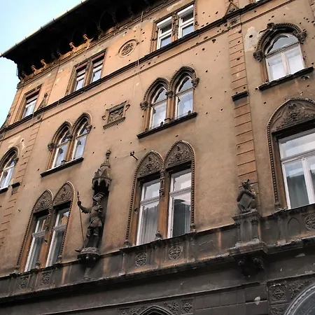 District 7 Apartment *